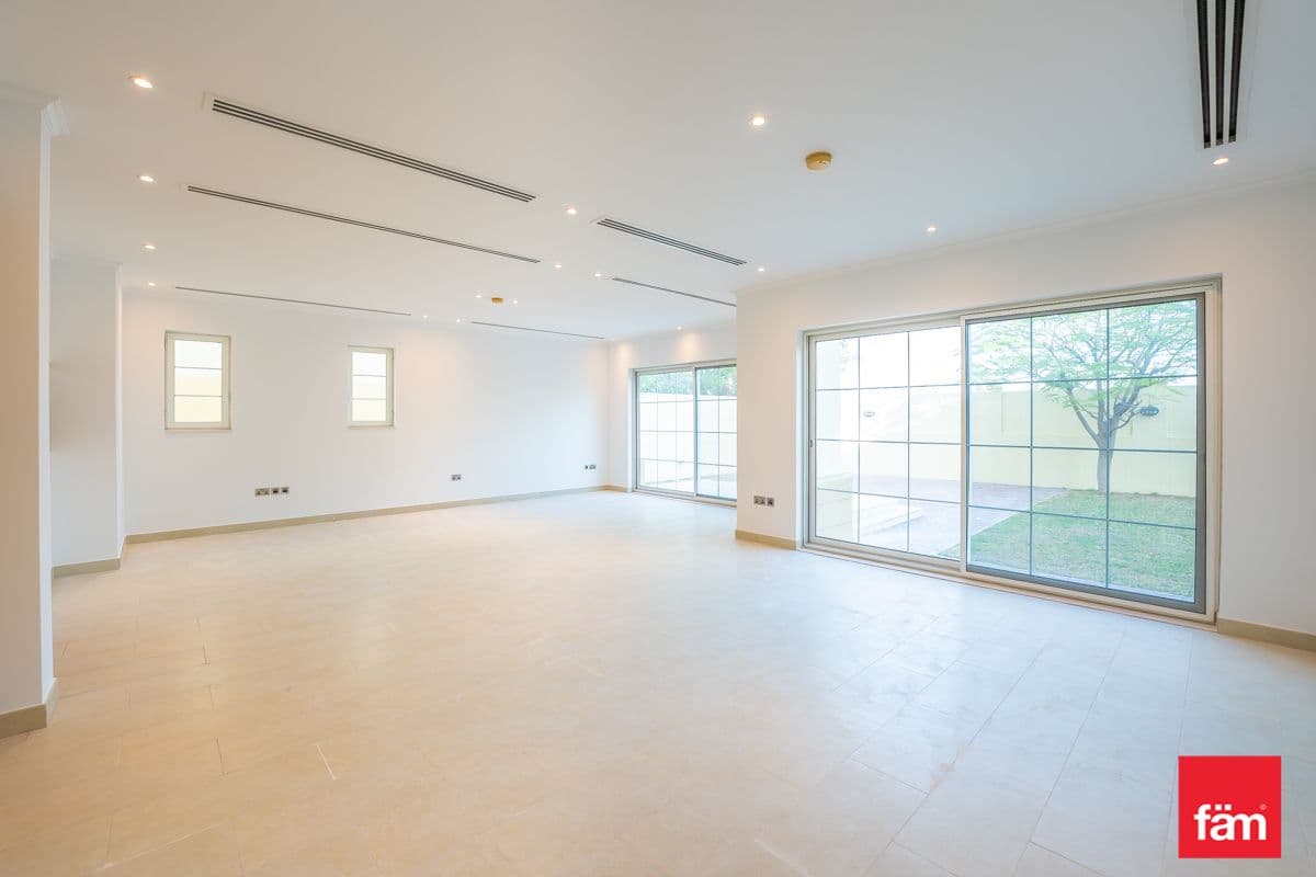 4 bedroom villa in District 8, photograph 6 of 20
