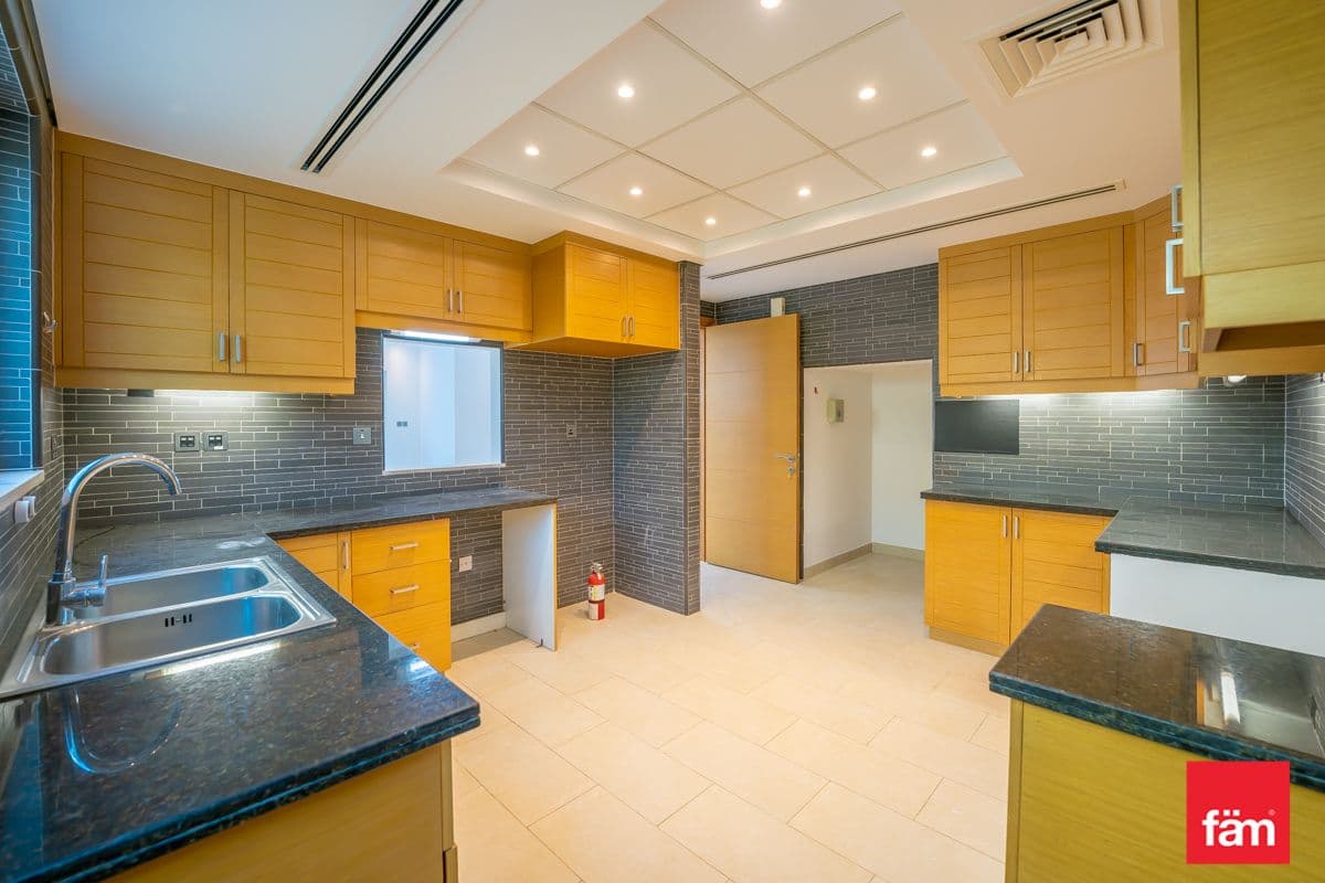 4 bedroom villa in District 8, photograph 20 of 20