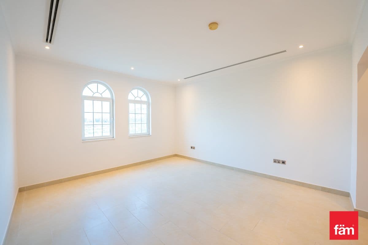 4 bedroom villa in District 8, photograph 14 of 20