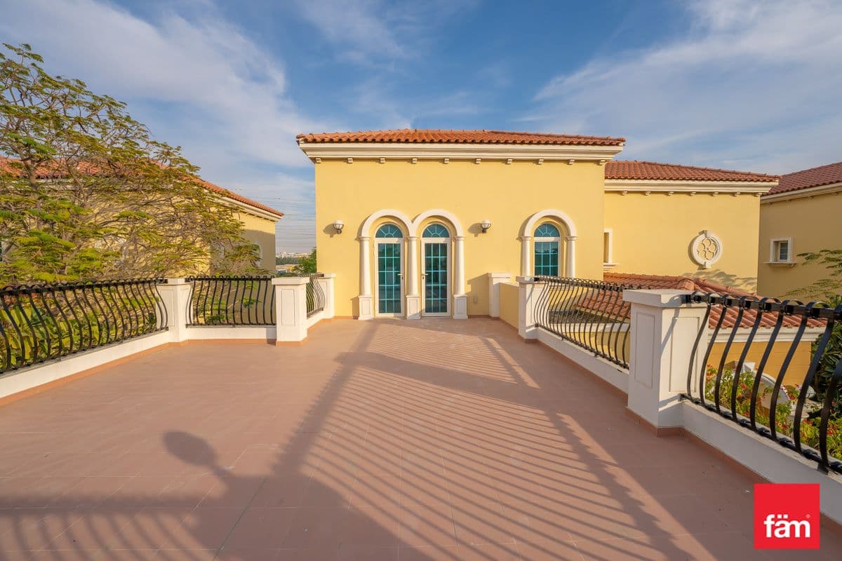 4 bedroom villa in District 8, photograph 5 of 20