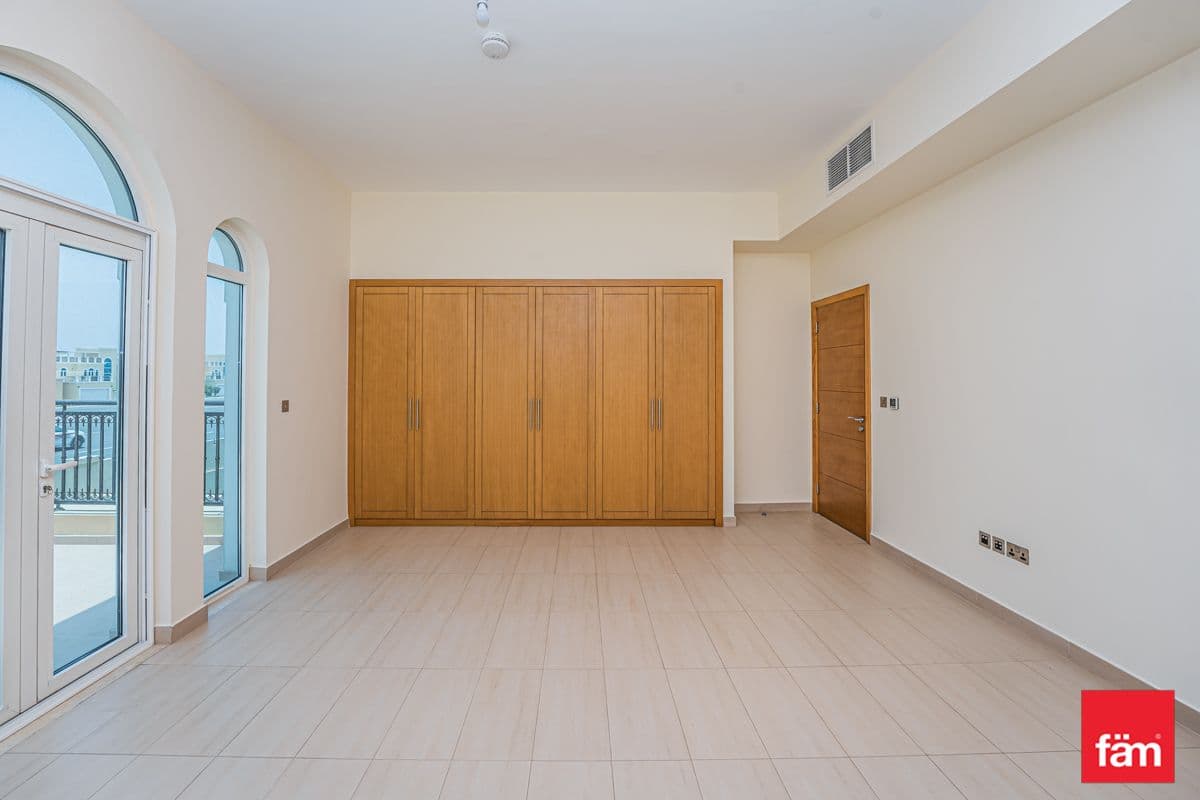 4 bedroom villa in District 9 - Legacy Nova Villas, photograph 5 of 20