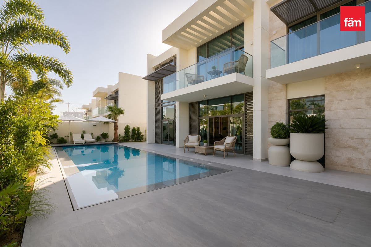 5 bedroom villa in B Villas at District One, photograph 2 of 20