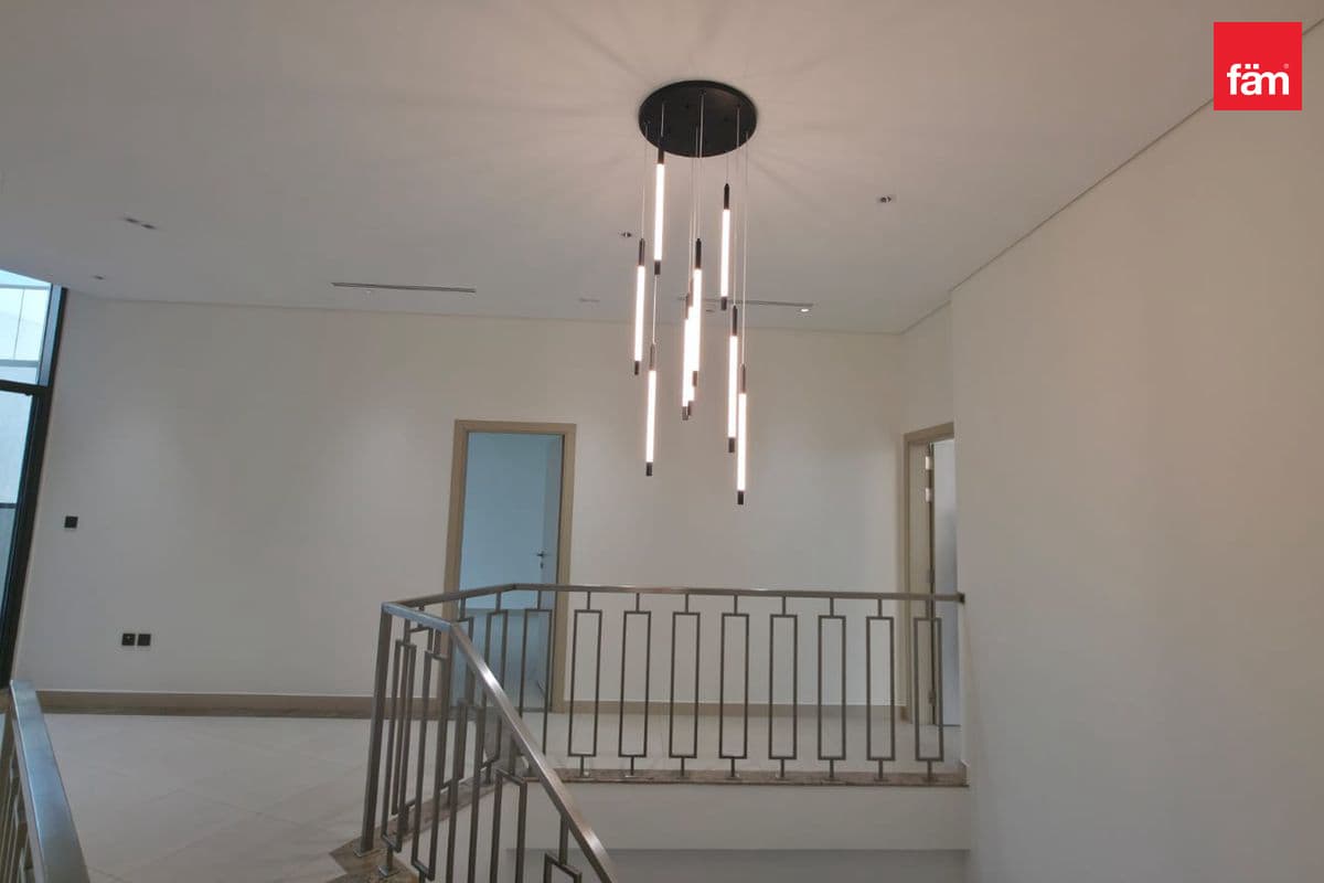 5 bedroom villa in Dubai Investment Park Phase 1, photograph 6 of 15
