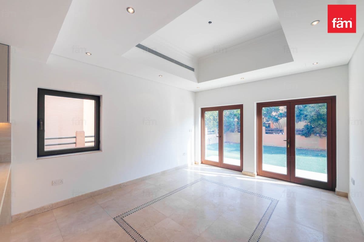 3 bedroom villa in Dubai Style, photograph 3 of 20