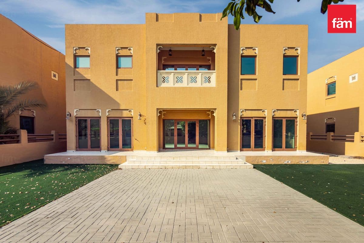 3 bedroom villa in Dubai Style, photograph 1 of 20