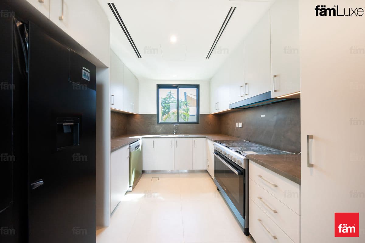 4 bedroom villa in Elie Saab Villas ll, photograph 11 of 20