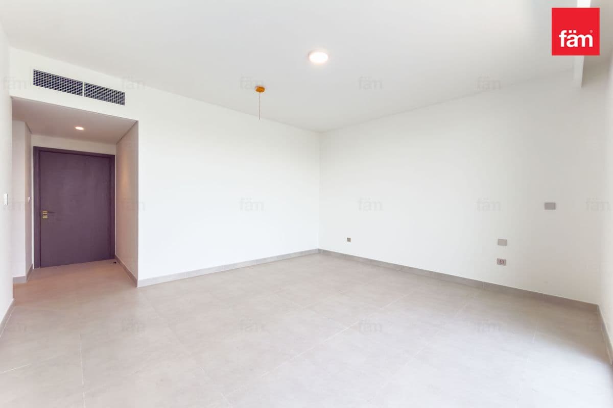 4 bedroom villa in Elie Saab Villas ll, photograph 5 of 20