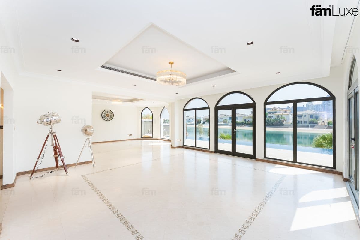 4 bedroom villa in Garden Homes Frond C, photograph 2 of 20
