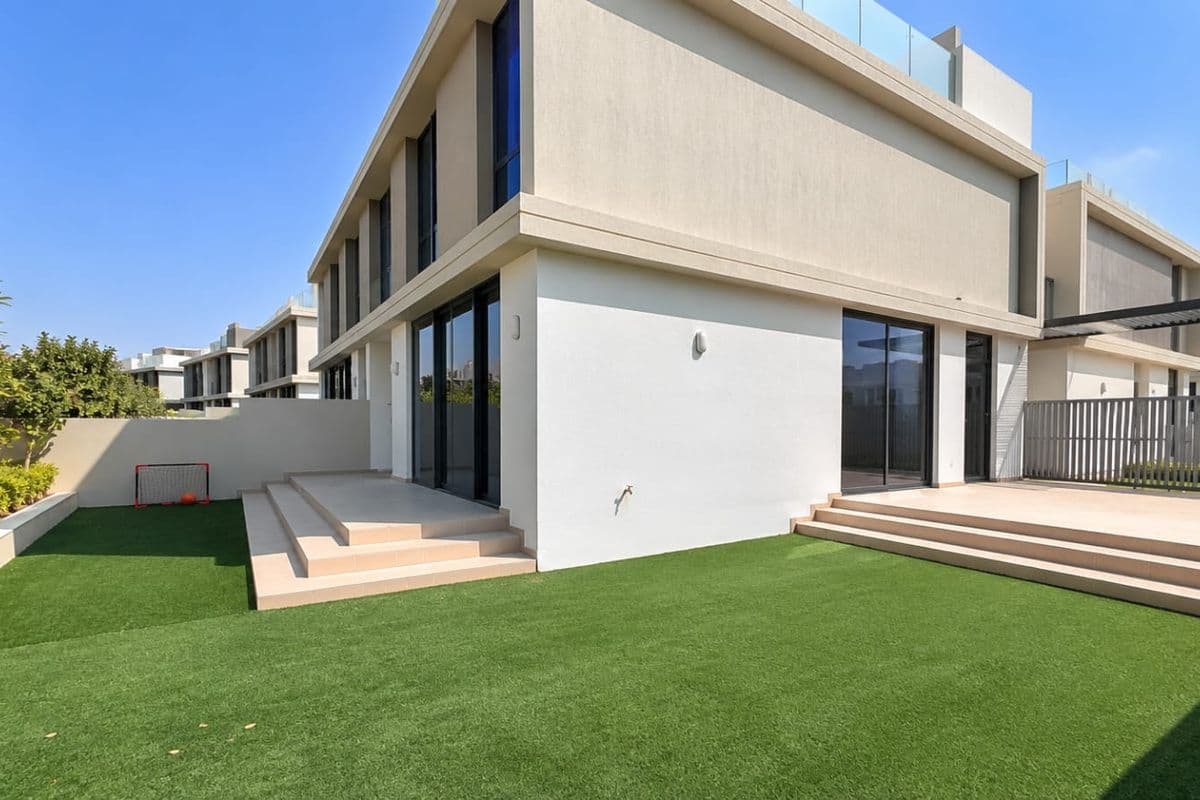 4 bedroom villa in Golf Grove, photograph 1 of 10