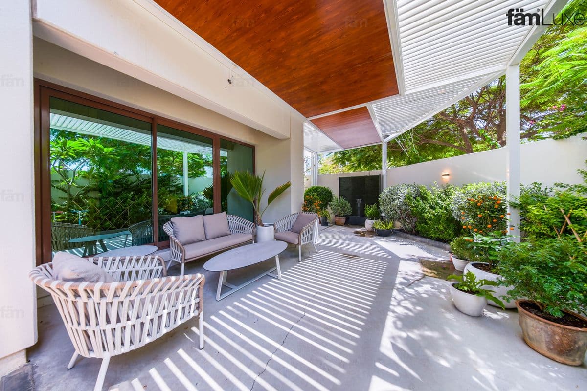 6 bedroom villa in Grand Views, photograph 12 of 20