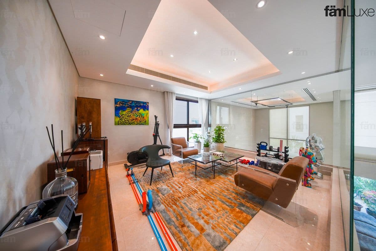 6 bedroom villa in Grand Views, photograph 5 of 20