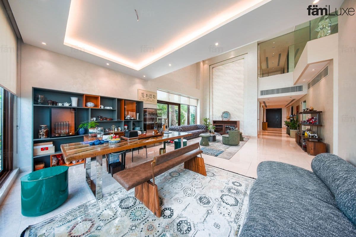 6 bedroom villa in Grand Views, photograph 2 of 20