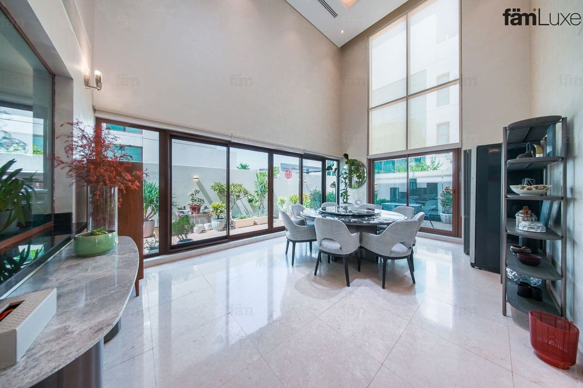 6 bedroom villa in Grand Views, photograph 7 of 20
