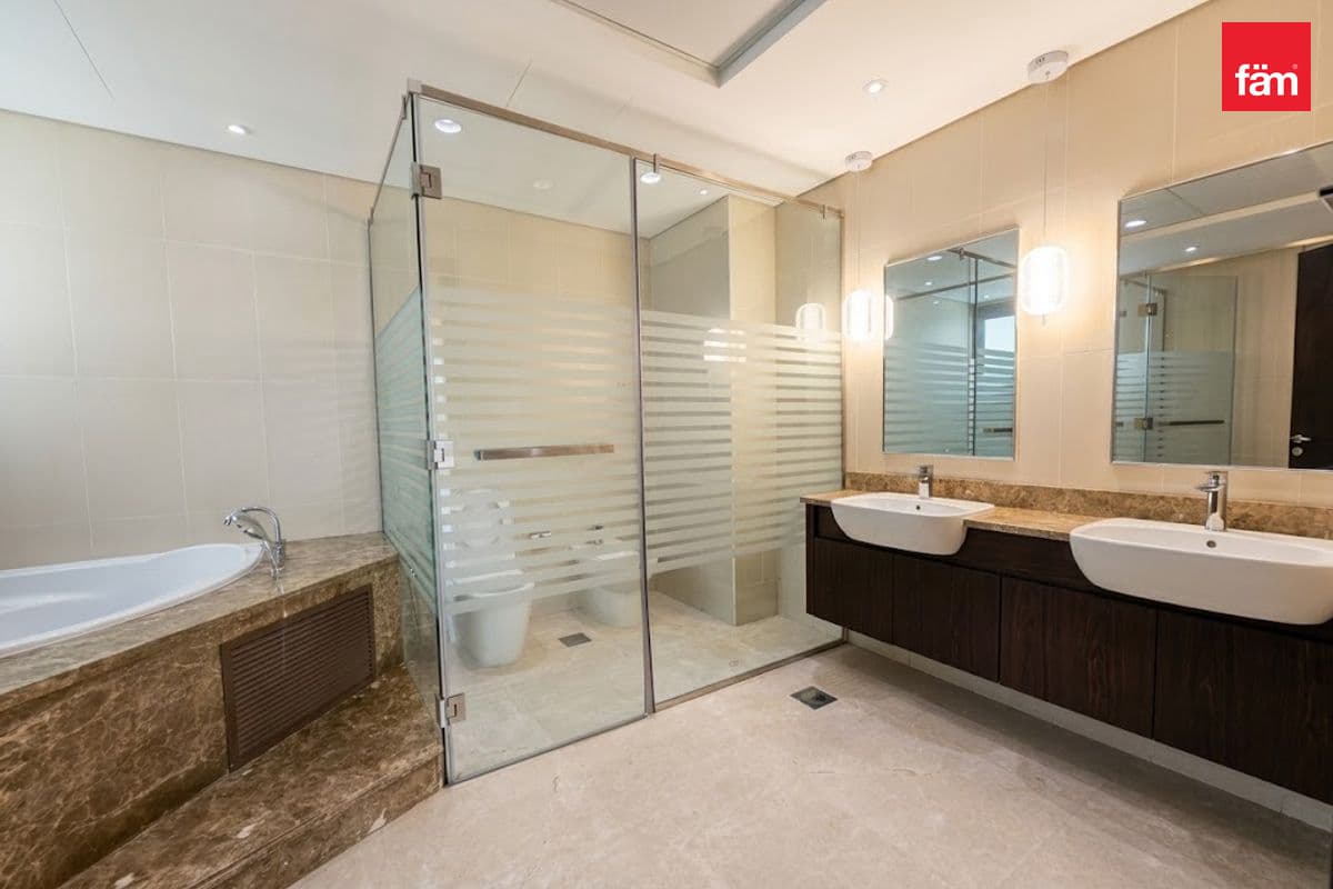 6 bedroom villa in Grand Views, photograph 20 of 20