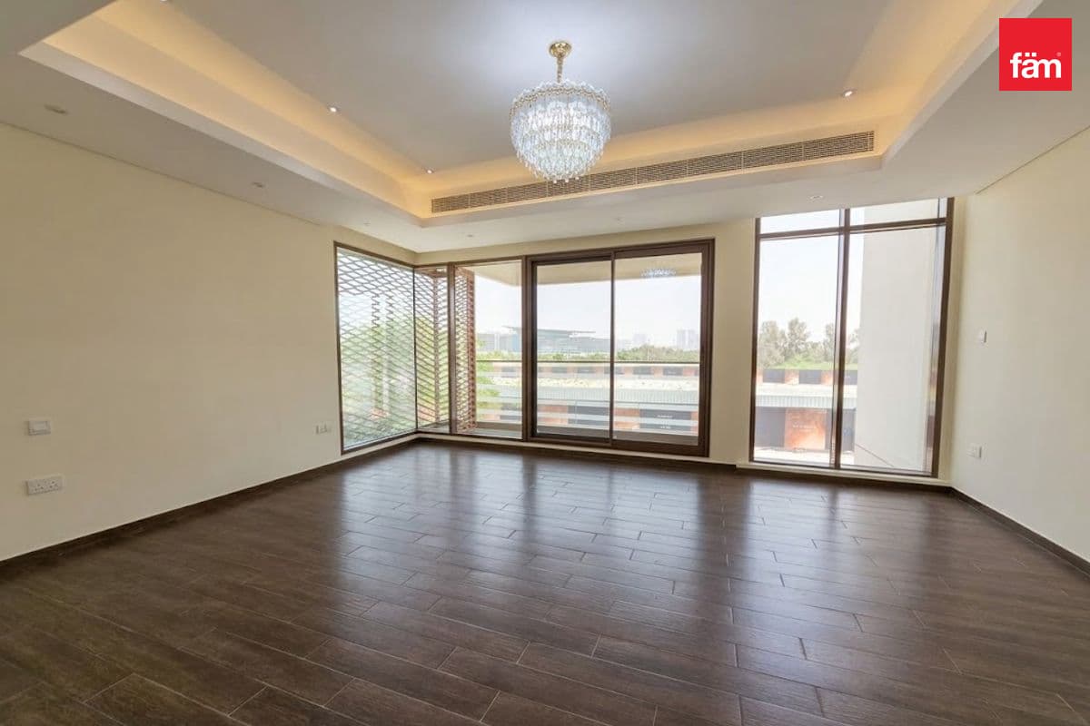 6 bedroom villa in Grand Views, photograph 15 of 20