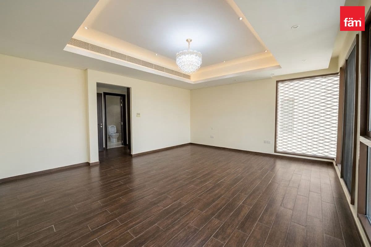 6 bedroom villa in Grand Views, photograph 19 of 20