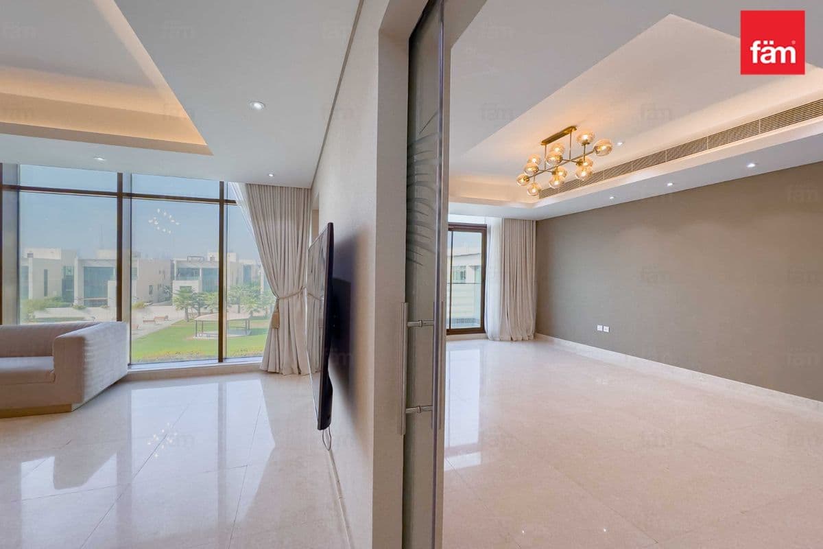 6 bedroom villa in Grand Views, photograph 7 of 20