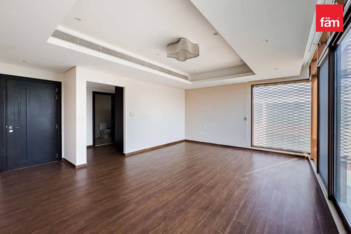 6 bedroom villa in Grand Views, photograph 16 of 20
