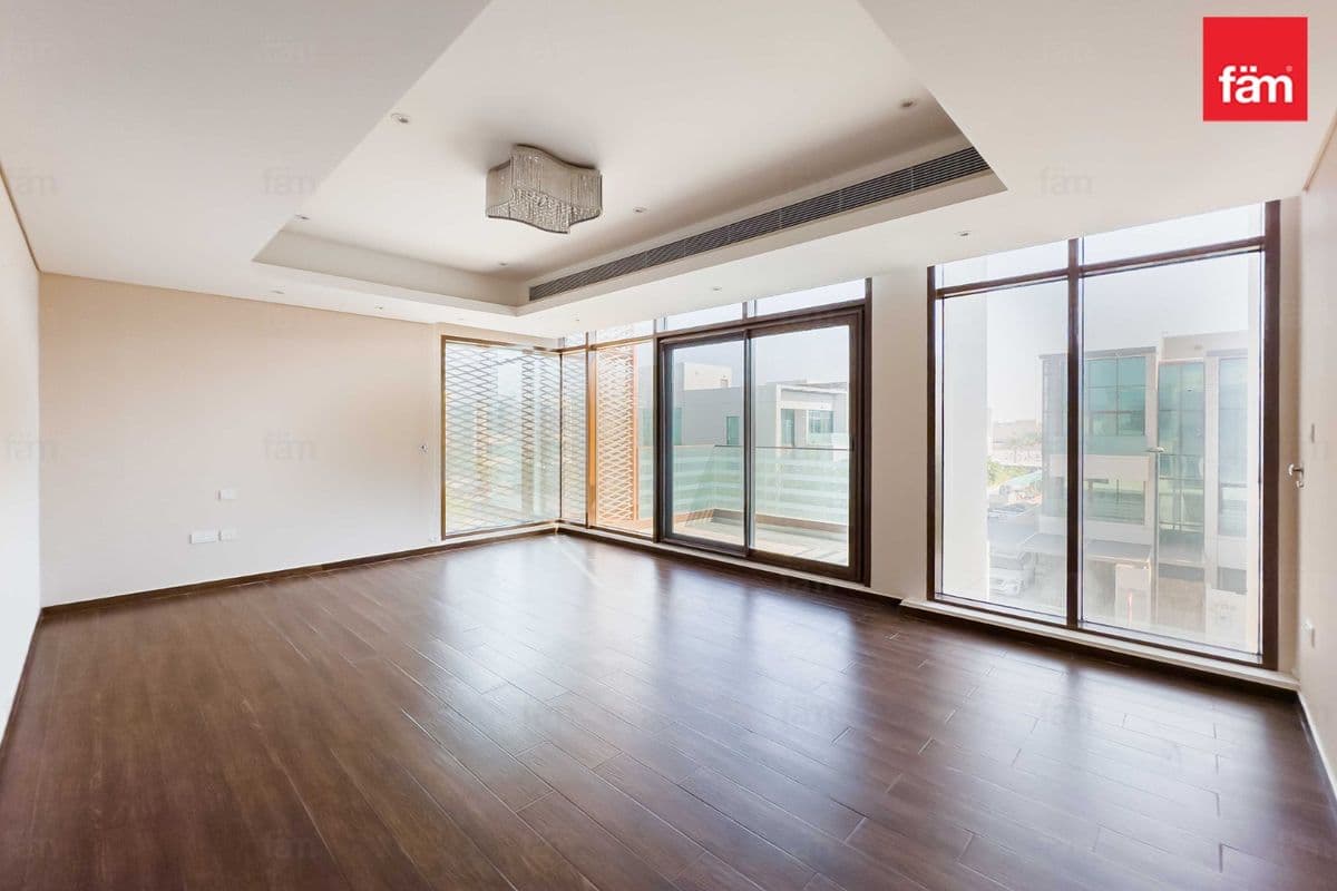 6 bedroom villa in Grand Views, photograph 18 of 20