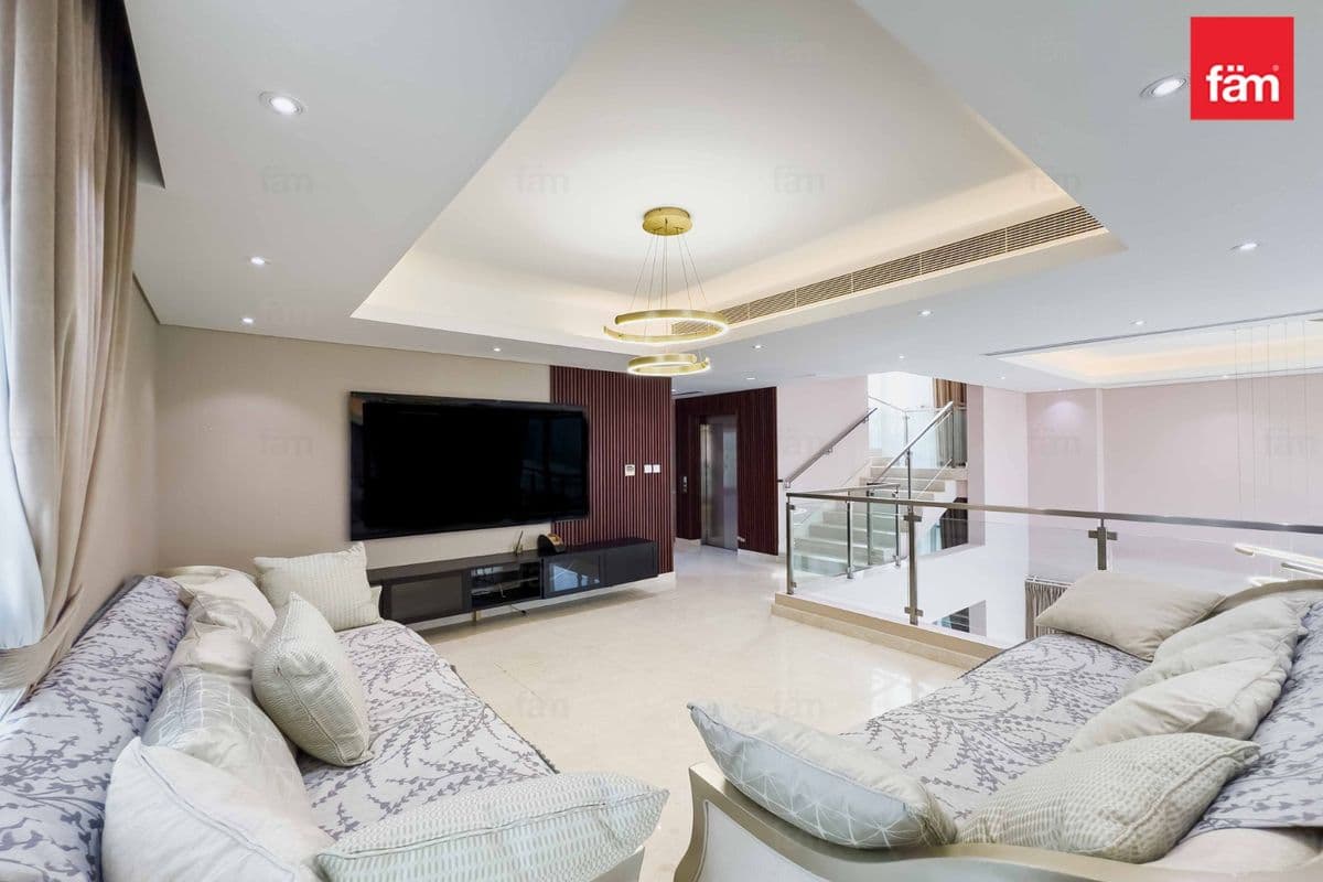 6 bedroom villa in Grand Views, photograph 20 of 20