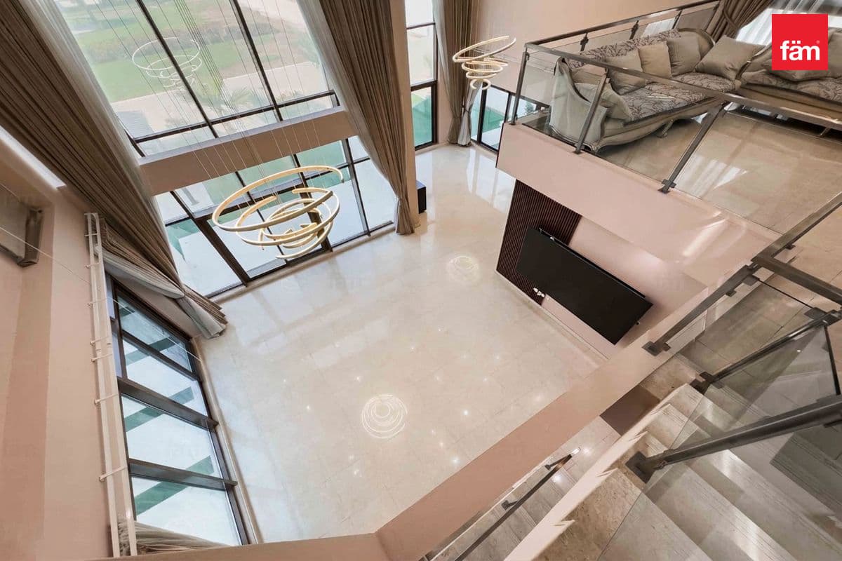 6 bedroom villa in Grand Views, photograph 15 of 20
