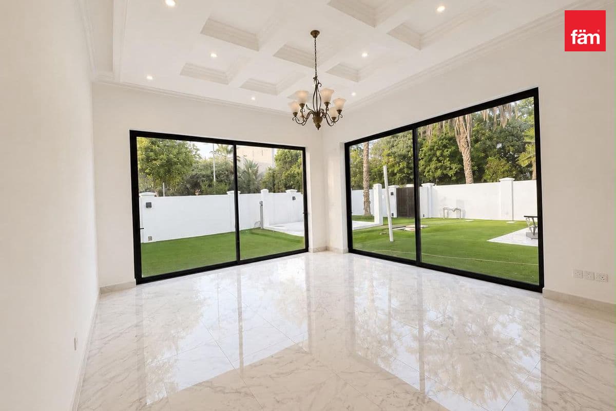 6 bedroom villa in Jasmine Leaf 2, photograph 2 of 17