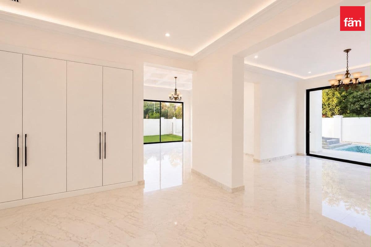 6 bedroom villa in Jasmine Leaf 2, photograph 4 of 17