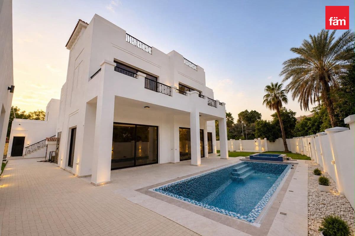 6 bedroom villa in Jasmine Leaf 2, photograph 2 of 14