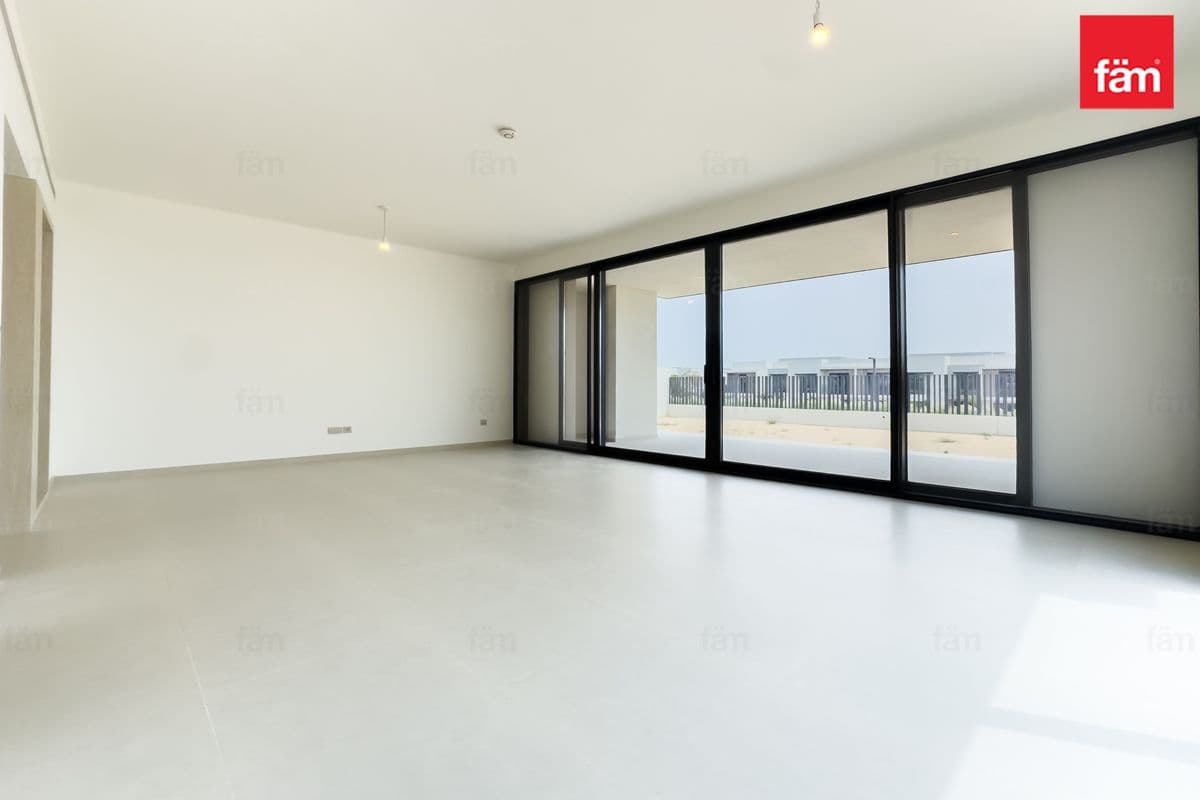 4 bedroom villa in Jebel Ali Village Villas, photograph 3 of 20