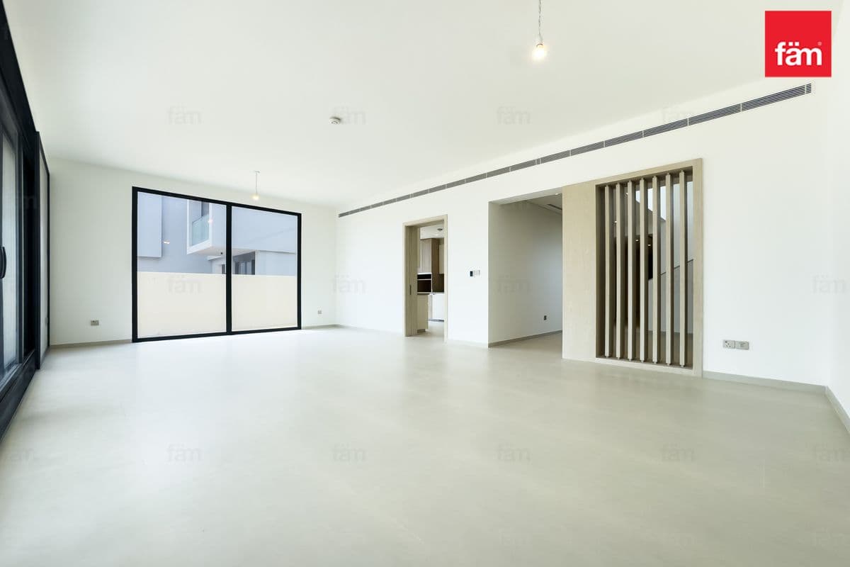 4 bedroom villa in Jebel Ali Village Villas, photograph 5 of 20