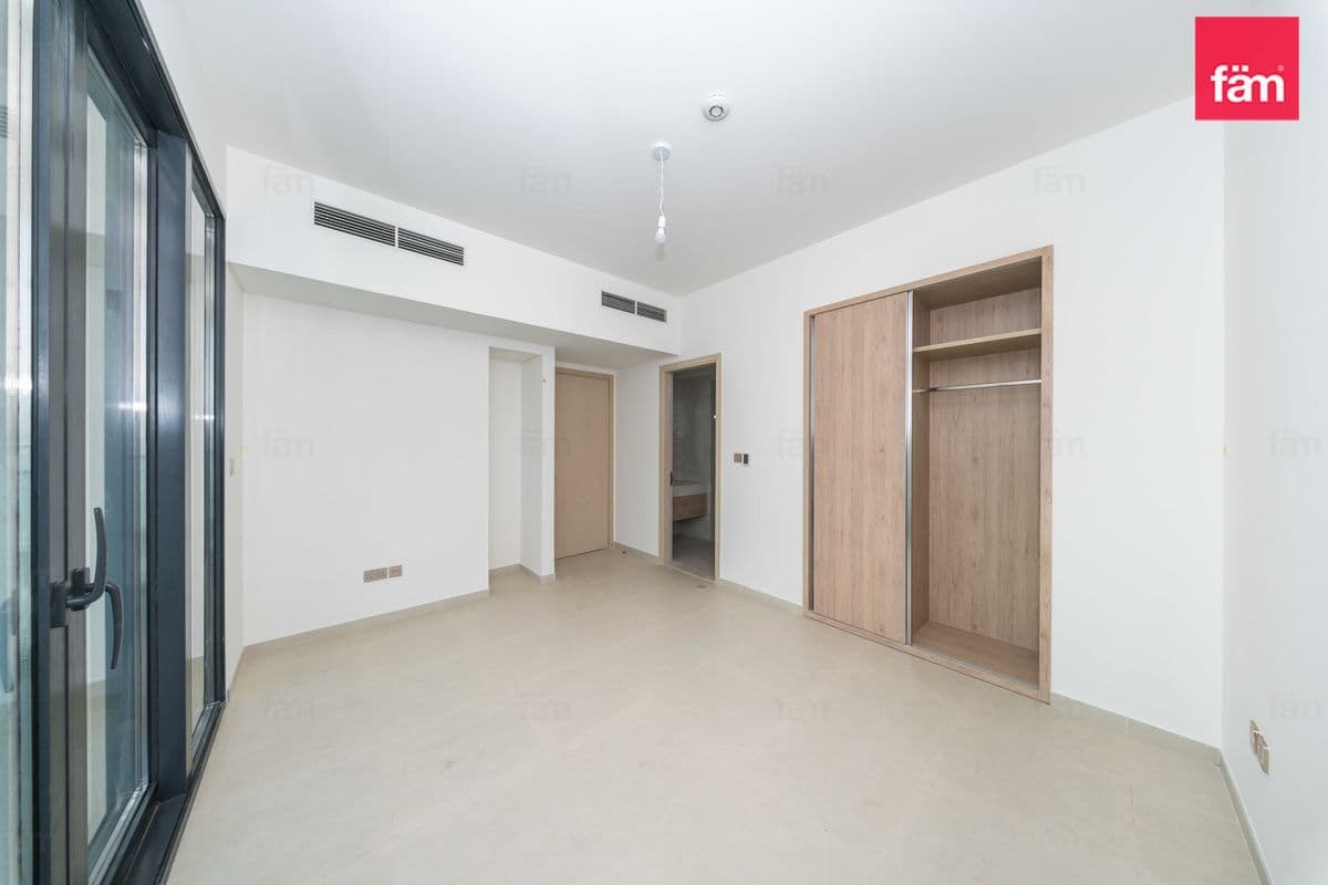 5 bedroom villa in Jebel Ali Village Villas, photograph 7 of 17