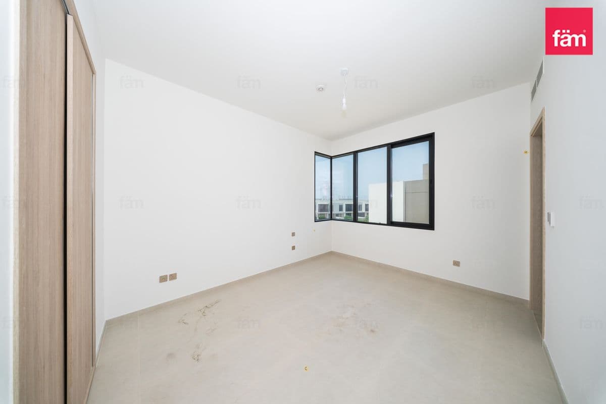 5 bedroom villa in Jebel Ali Village Villas, photograph 11 of 20