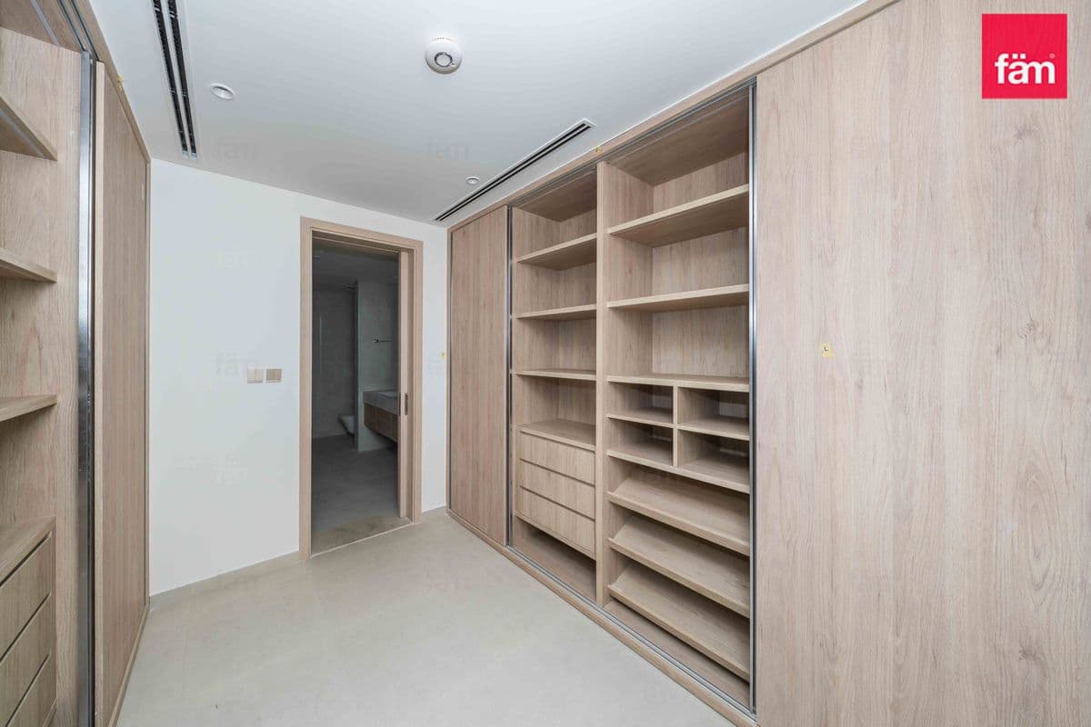 5 bedroom villa in Jebel Ali Village Villas, photograph 16 of 20