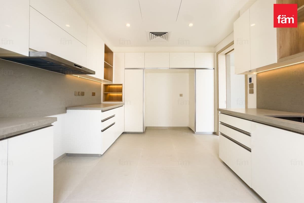 4 bedroom villa in Jebel Ali Village Villas, photograph 6 of 16