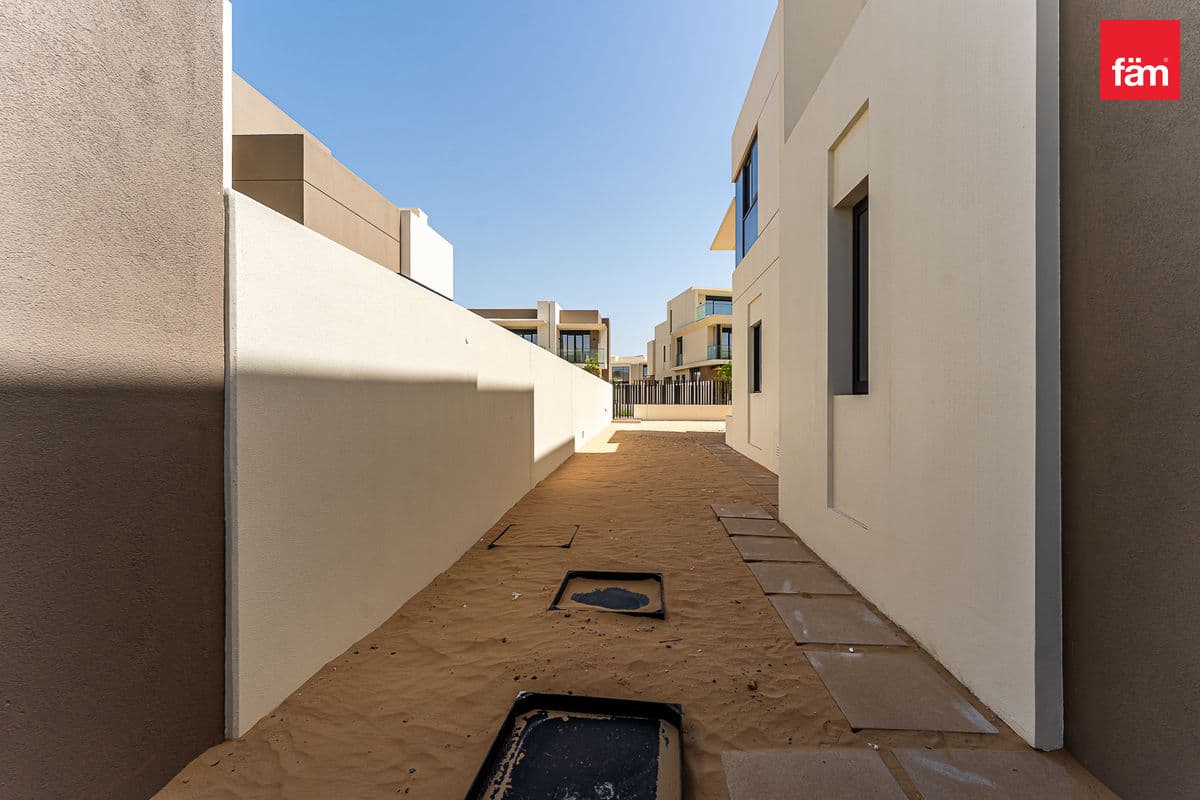 4 bedroom villa in Jebel Ali Village Villas, photograph 18 of 20