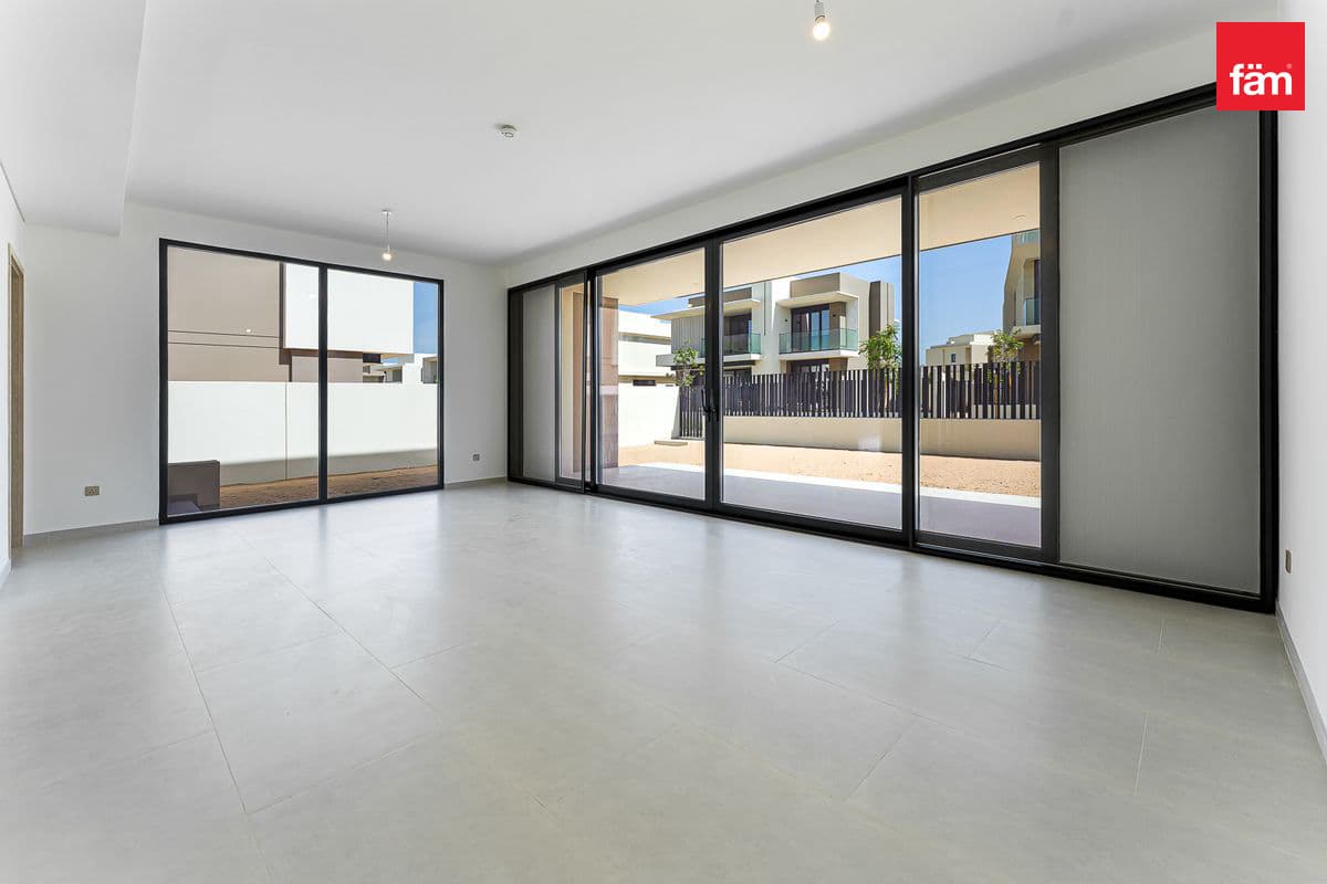 4 bedroom villa in Jebel Ali Village Villas, photograph 8 of 20