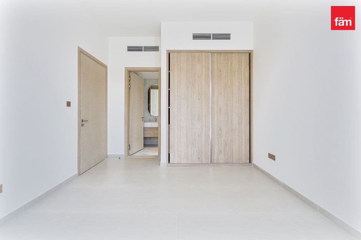 4 bedroom villa in Jebel Ali Village Villas, photograph 14 of 20