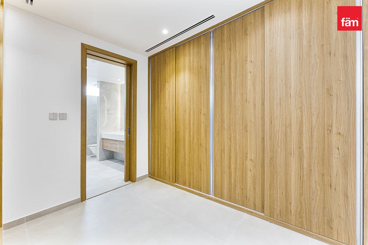 5 bedroom villa in Jebel Ali Village Villas, photograph 14 of 20