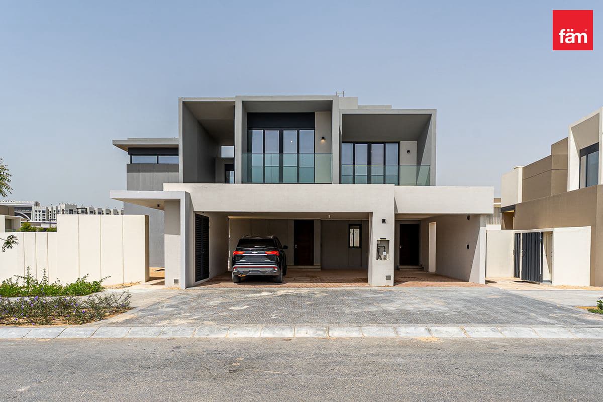 5 bedroom villa in Jebel Ali Village Villas, photograph 2 of 20