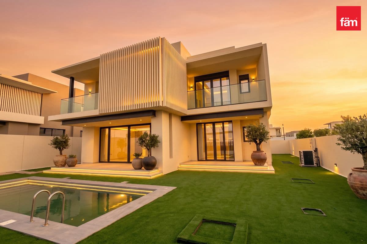 5 bedroom villa in Jebel Ali Village Villas, photograph 1 of 17