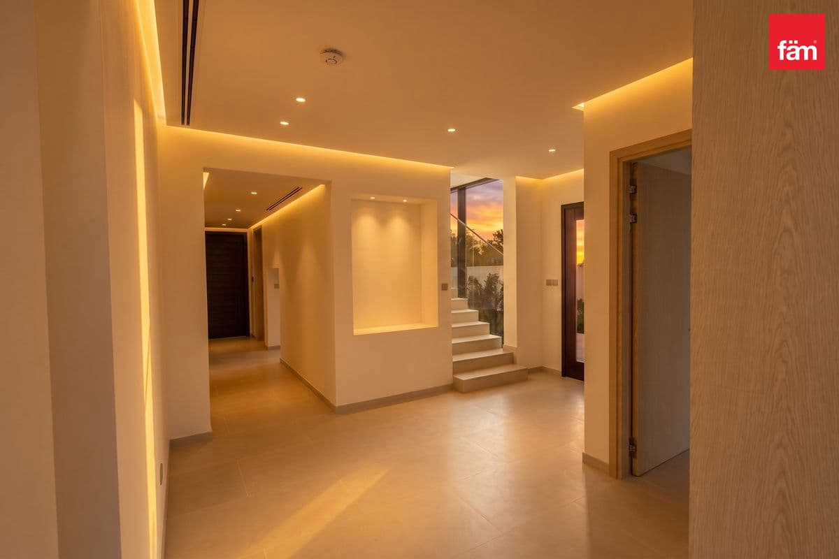 5 bedroom villa in Jebel Ali Village Villas, photograph 13 of 17