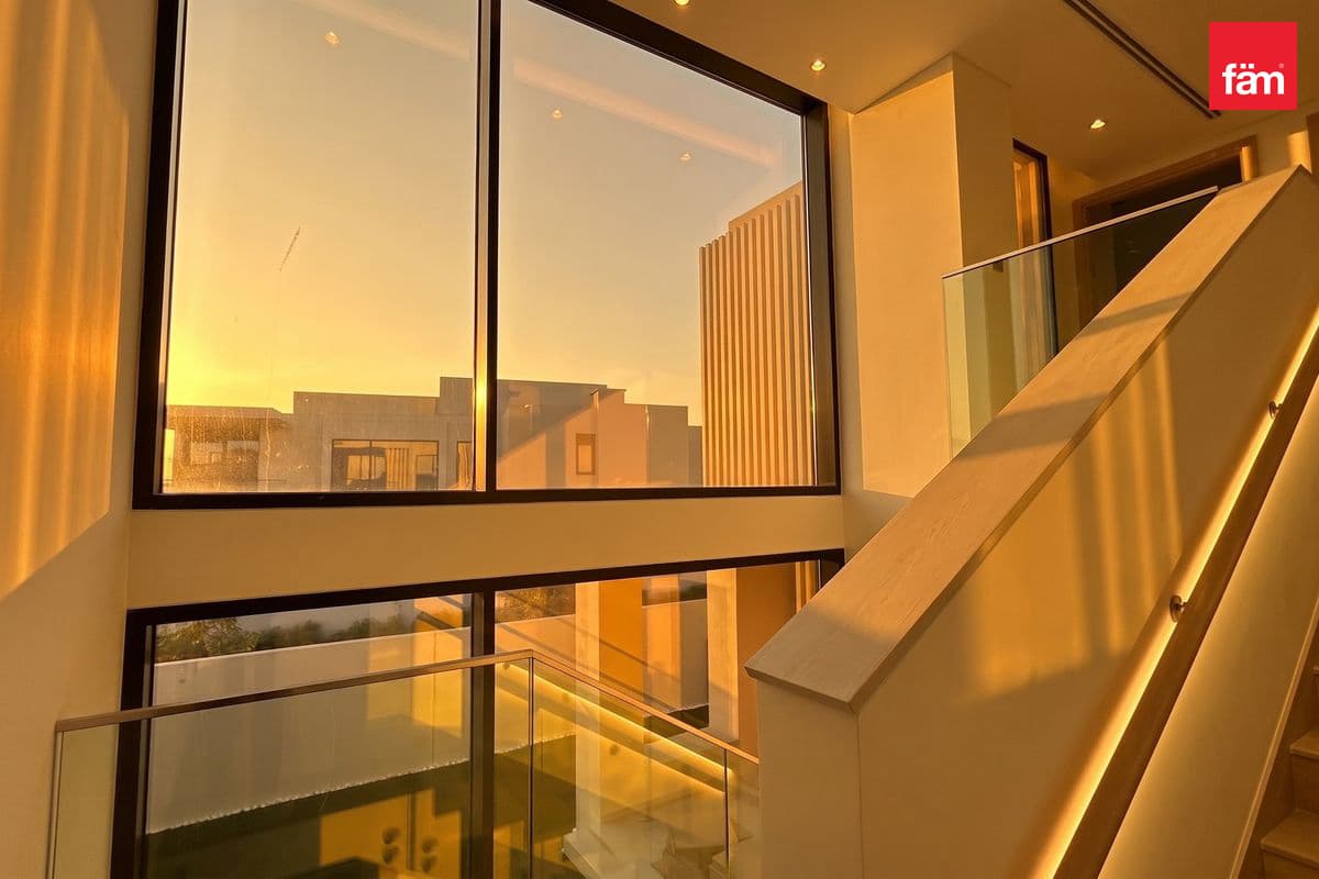 5 bedroom villa in Jebel Ali Village Villas, photograph 4 of 17