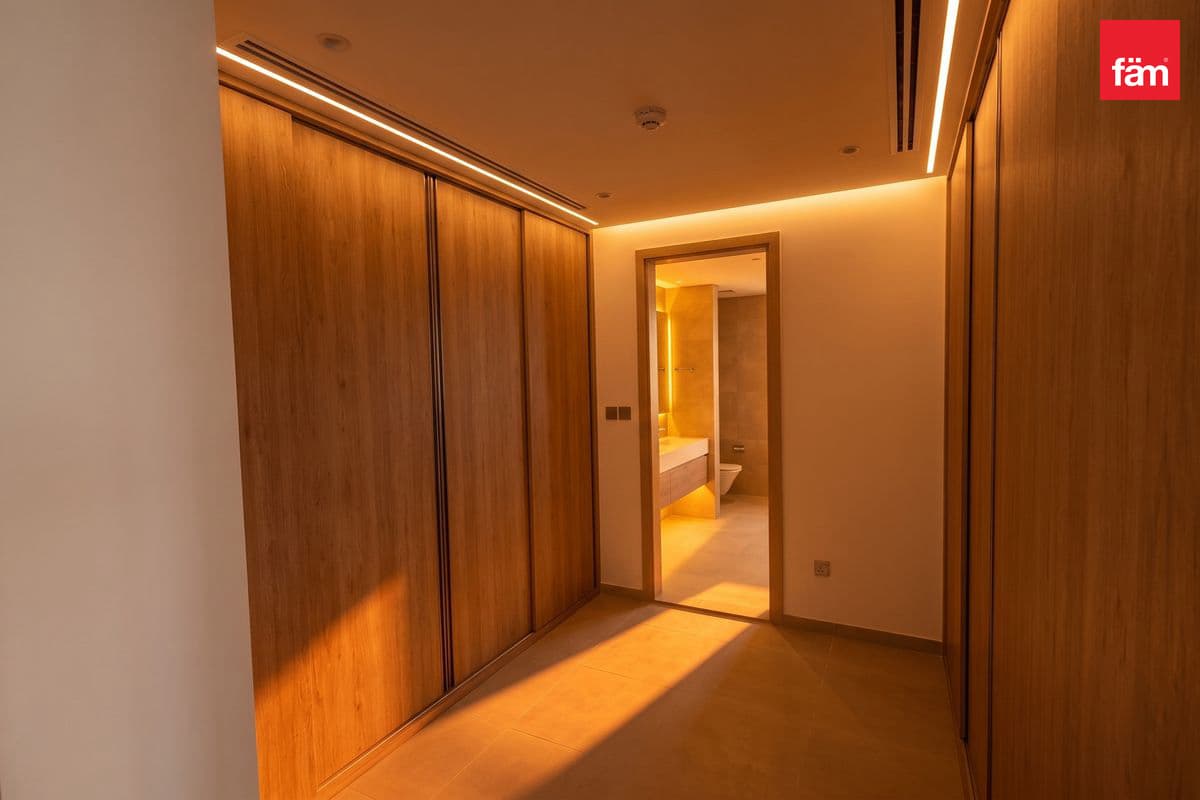 5 bedroom villa in Jebel Ali Village Villas, photograph 6 of 17