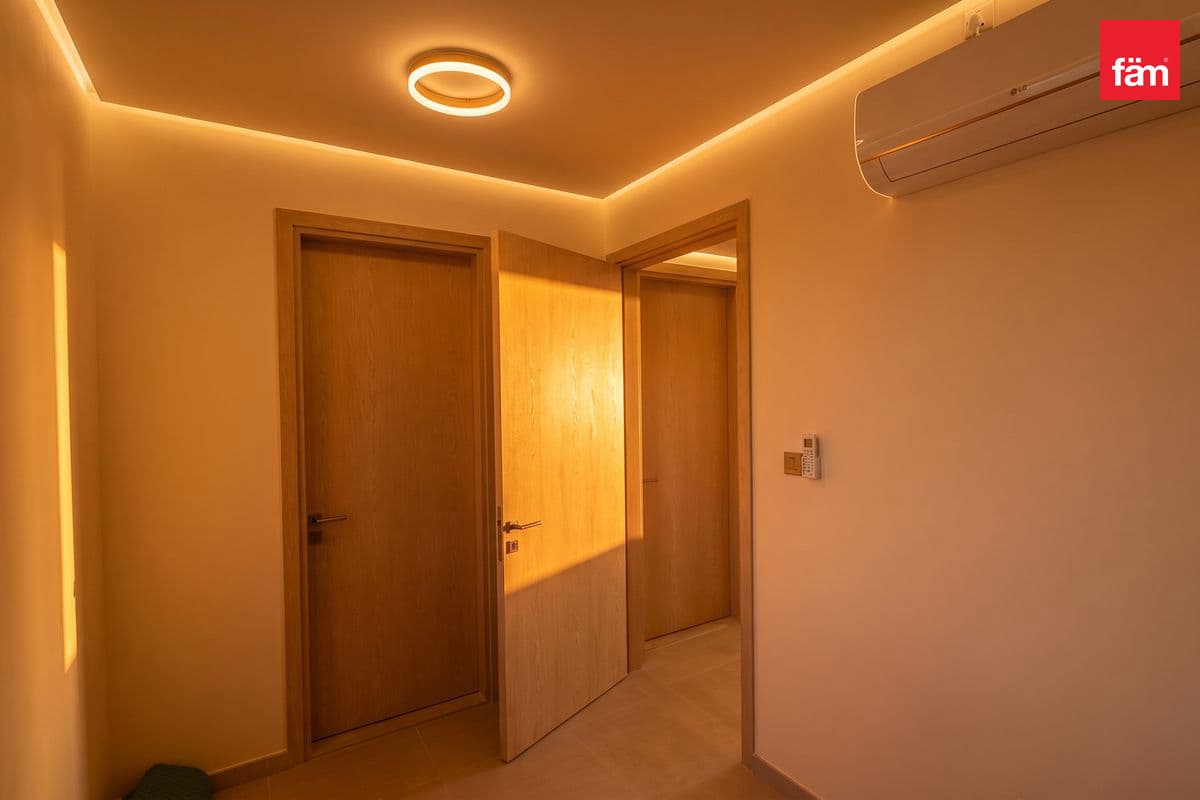 5 bedroom villa in Jebel Ali Village Villas, photograph 16 of 17