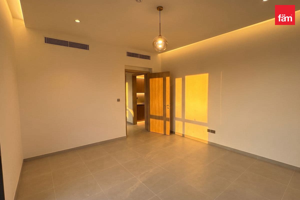 5 bedroom villa in Jebel Ali Village Villas, photograph 11 of 17