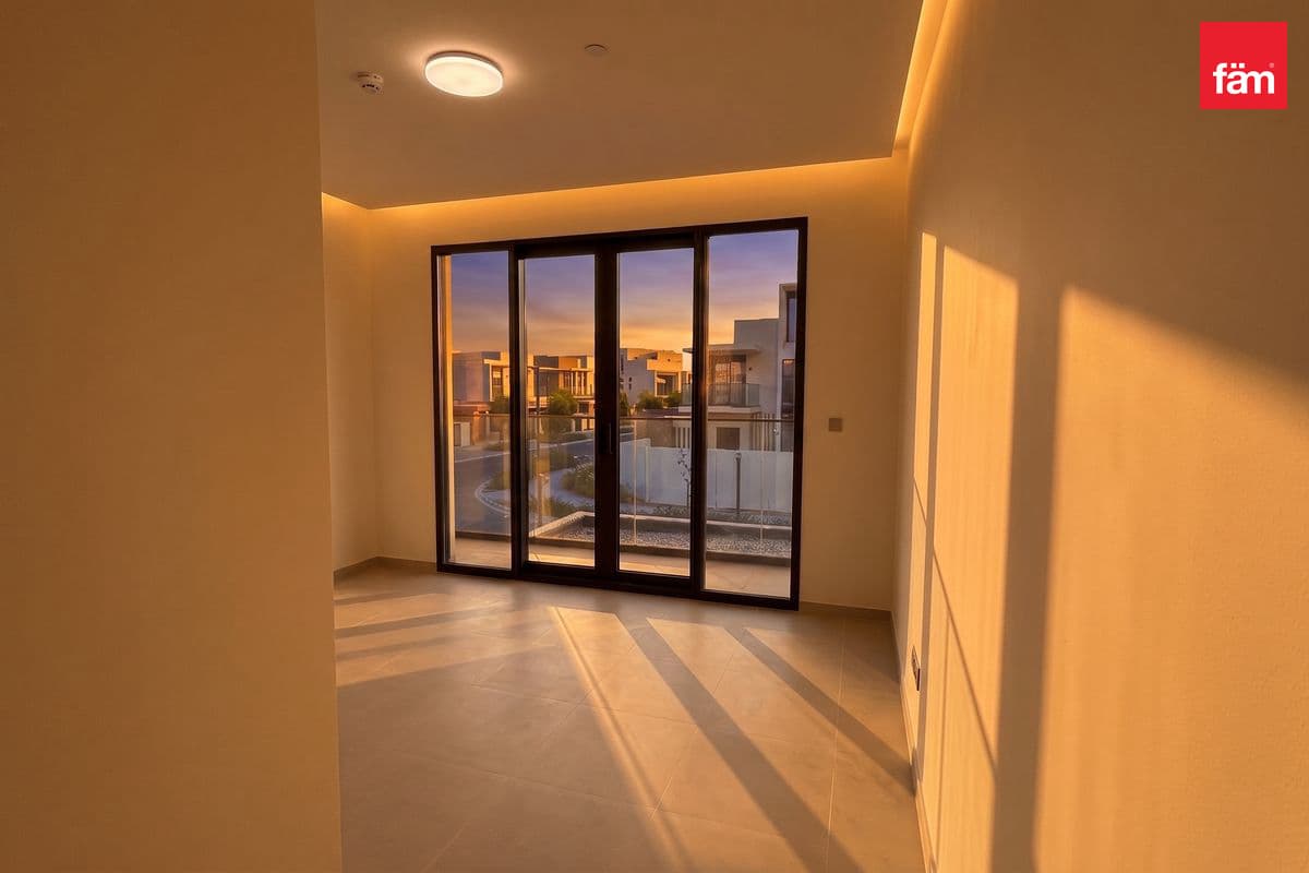 5 bedroom villa in Jebel Ali Village Villas, photograph 15 of 17