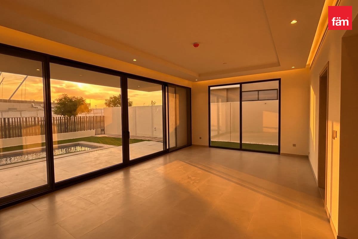 5 bedroom villa in Jebel Ali Village Villas, photograph 9 of 17