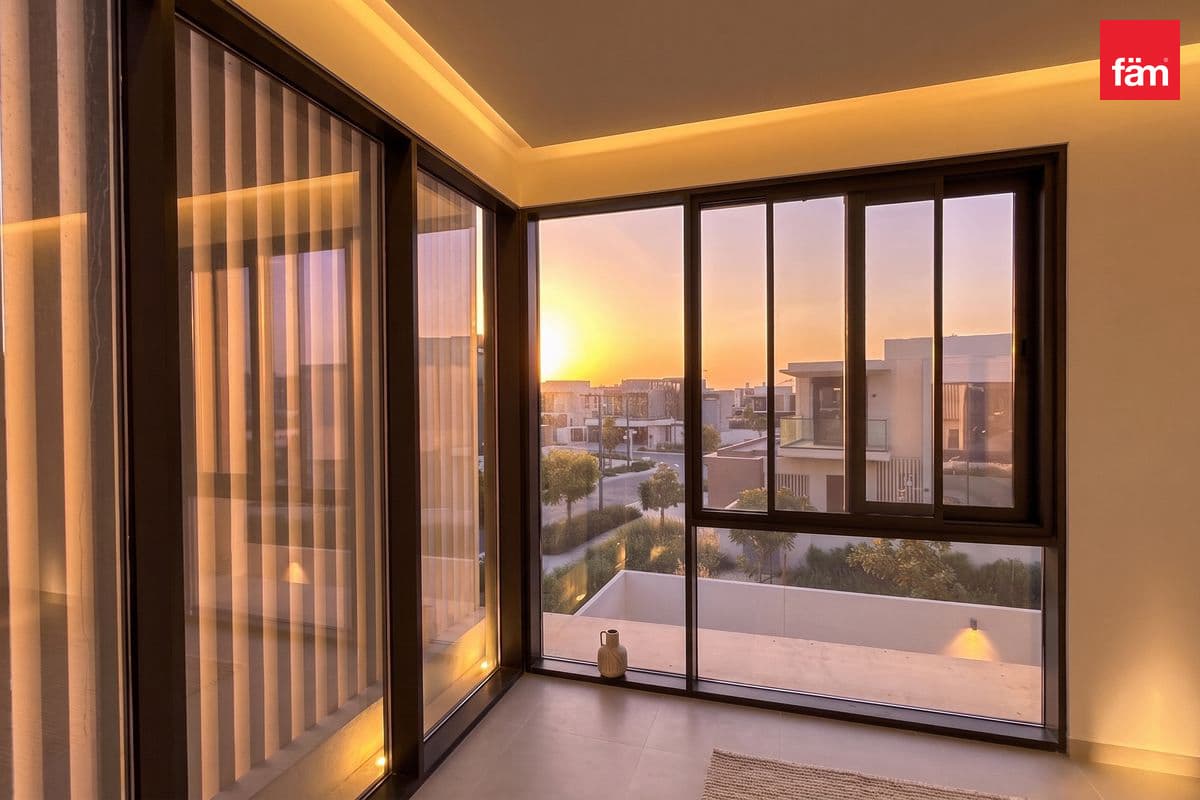 5 bedroom villa in Jebel Ali Village Villas, photograph 14 of 17