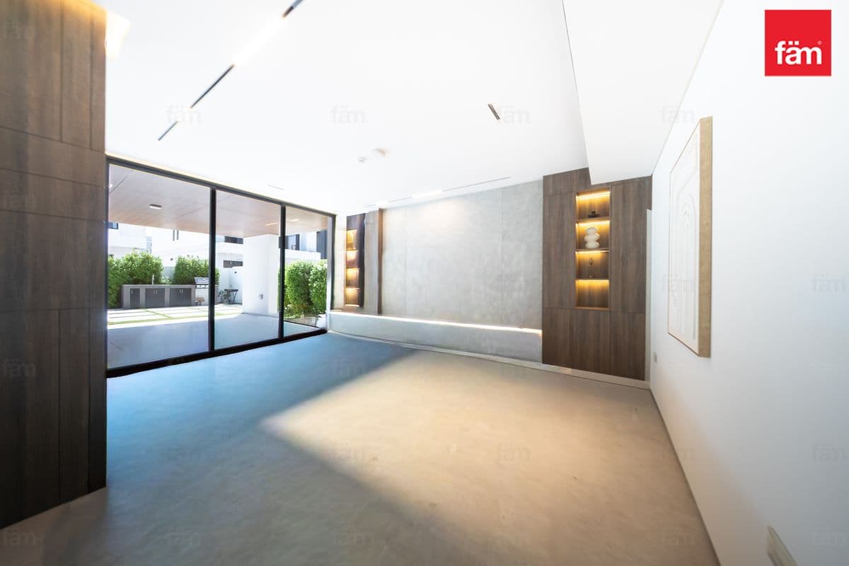 4 bedroom villa in District 6, photograph 2 of 13