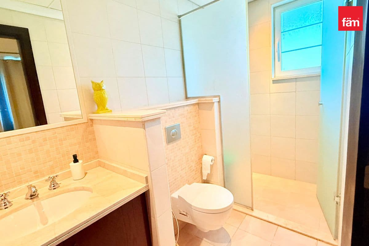 4 bedroom villa in District 4, photograph 10 of 13